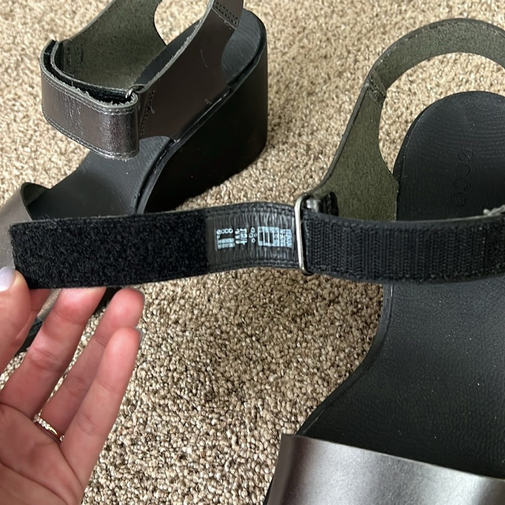 Ecco Wedge Sandals - Picture 4 of 7